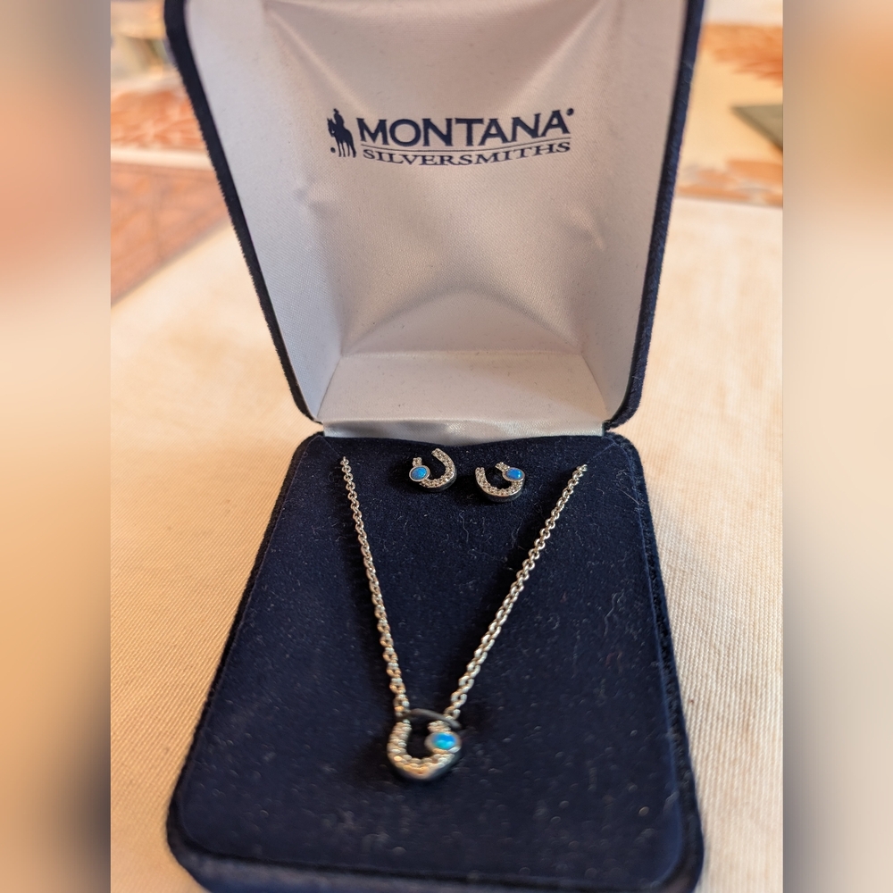 NIB Montana Silversmiths Horseshoe & Opal CZ Necklace & Earrings Set